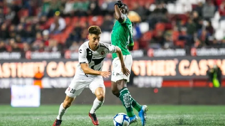 VIDEO: Grito prohibido obligó a detener partido entre Xolos y León