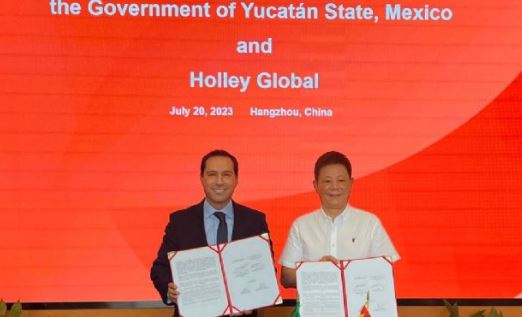 Mauricio Vila firma con empresa china que abrirá parque industrial en Yucatán