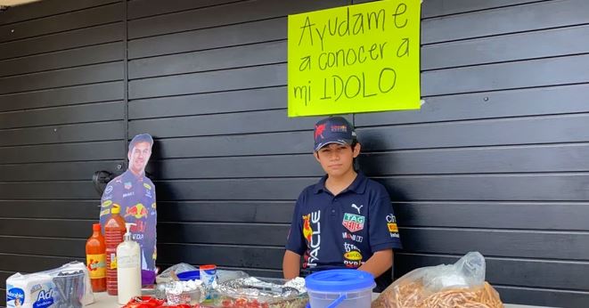 Adolescente vende churritos para cumplir su sueño: conocer al "Checo" Pérez