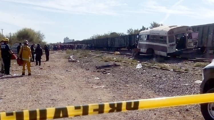 Cuerpos regados, gritos de dolor y llanto en trenazo ocurrido en Sonora