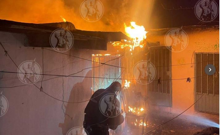 Le queman la casa mientras estaba en el trabajo en Ciudad Juárez