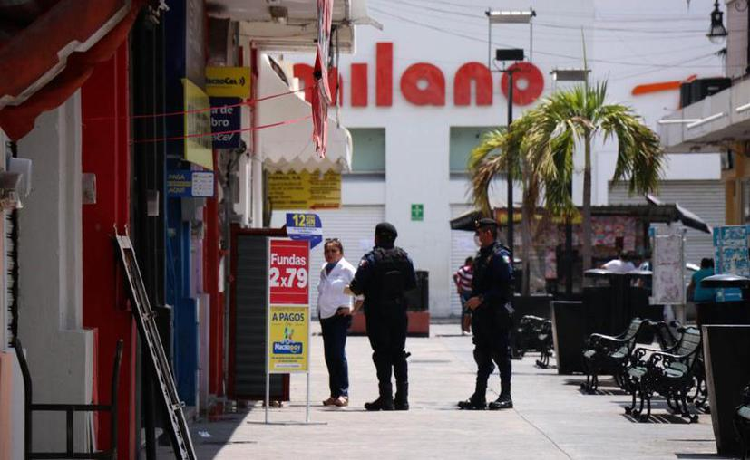 Obligan a cerrar a algunas tiendas departamentales del Centro de Mérida