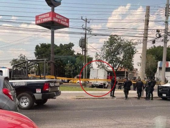 VIDEO: Hombre atropella a ladrones que lo habían asaltado