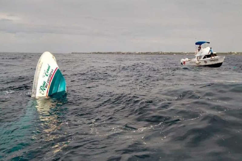 Se hunde embarcación en Isla Mujeres; fallecieron dos adultos y un menor