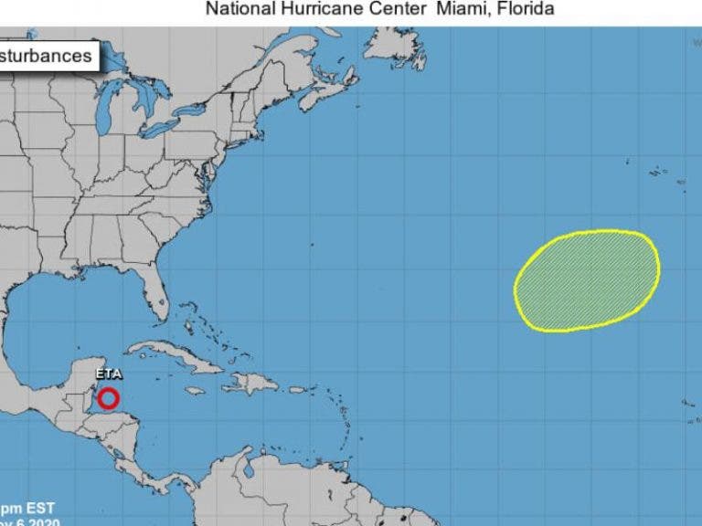 ETA se aleja pero se forma nueva zona de baja presión en el Atlántico