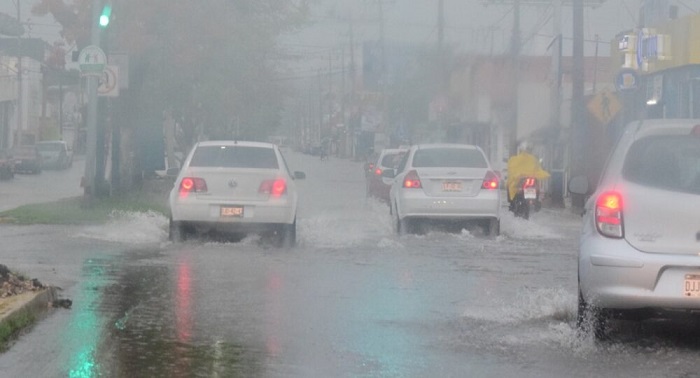 Por paso de onda tropical, habría fuertes lluvias en zonas de Yucatán