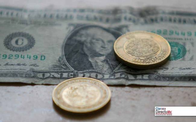 El peso inicia la semana con brusca caída; dólar se vende en 19.95 en bancos