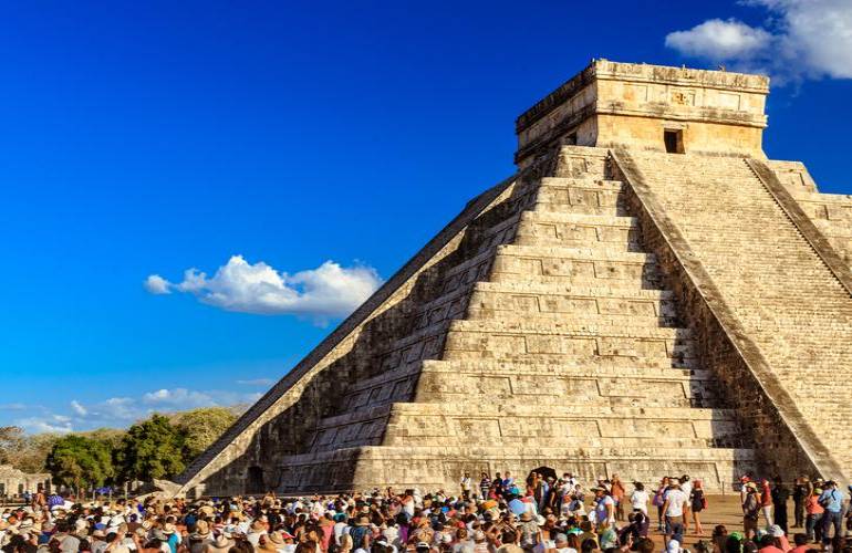 Kukulcán descenderá durante todo un mes en Chichén Itzá