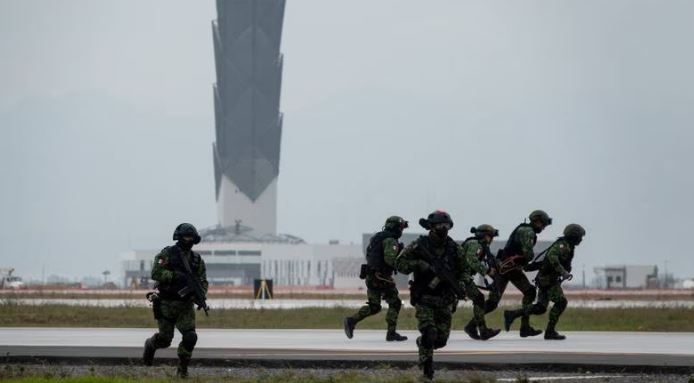 Aprobada las leyes de aviación vigilar el espacio mexicano queda en manos de militares