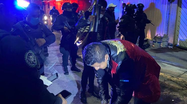 Agreden a policías al intentar evitar fiesta en Ecatepec