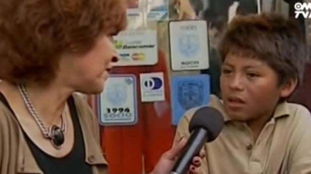 ¿Qué ha sido del niño "acomodador de coches" que entrevistó Cristina Pacheco?