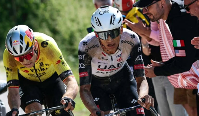 El ciclista mexicano Isaac del Toro hace historia; lidera el Giro de Italia