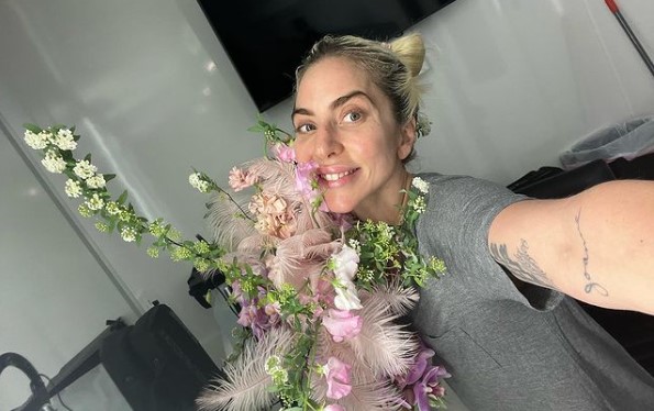 Lady Gaga se muestra al natural en Instagram y así luce