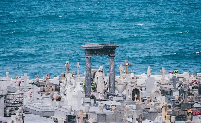 Captan supuesto ataúd en el mar; pero resultó ser algo totalmente diferente