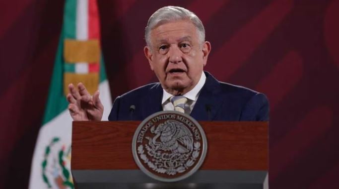 AMLO buscará sanciones penales contra jueces que no actúen a su favor