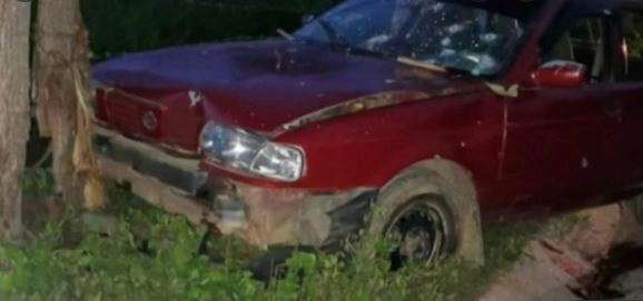 Asesinan a balazos a familia que viajaba en un auto en Oaxaca ¿No que abrazos?