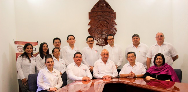 Firma de convenio entre la UNO y la UADY