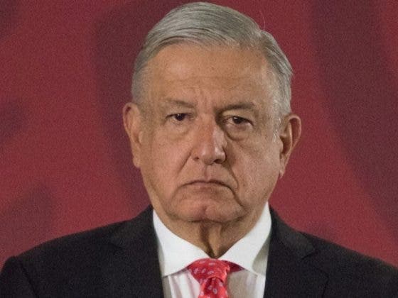 Periodistas españoles increpan fuertemente a AMLO por no usar cubrebocas