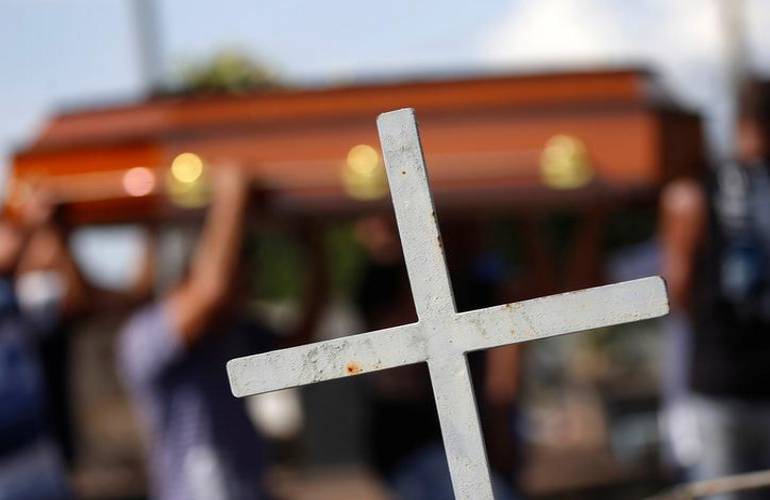 VIDEO: Funerarias demandan a "pastor" por 'resucitar' a un hombre