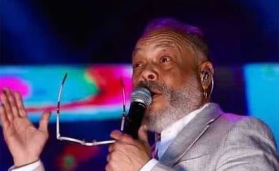 El canta-autor cubano Francisco Céspedes desea la muerte de López Obrador