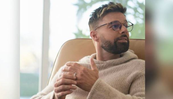 Ricky Martin niega violencia doméstica tras orden de restricción