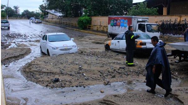 "Blas" se aleja de las costas de México, pero dejaría lluvias