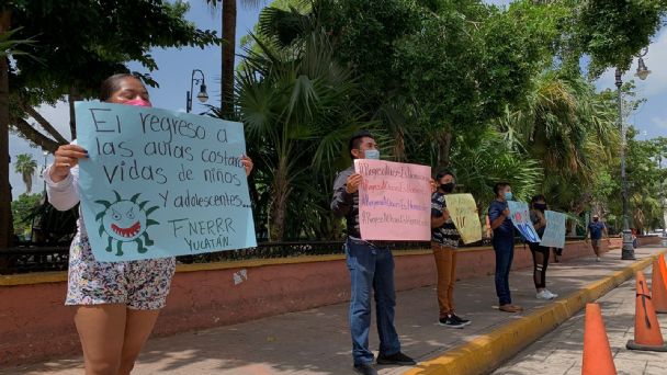 Mérida: Grupo estudiantil se manifiesta contra el regreso a clases presenciales