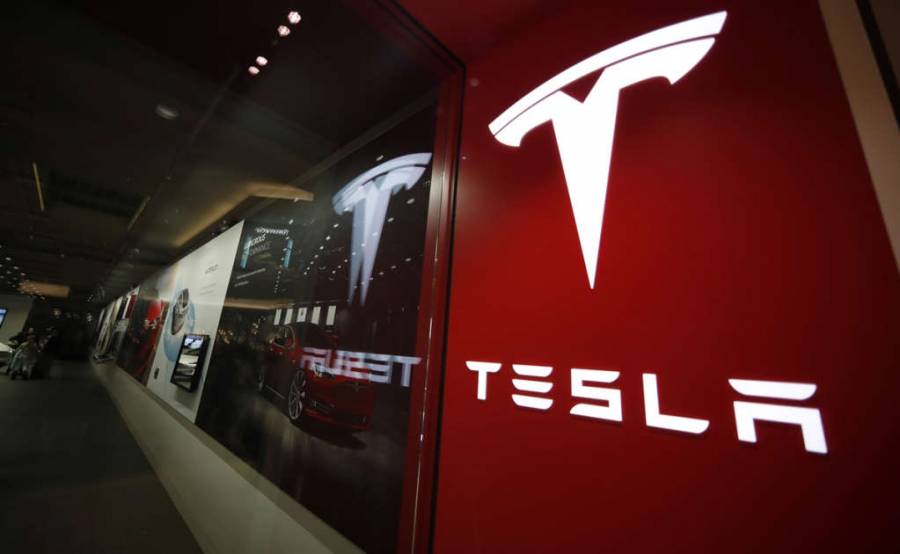 Tesla pide a empleados de Shanghái dormir en la fábrica por confinamiento de Covid