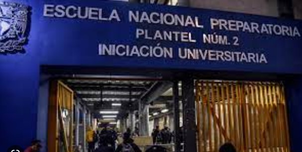 Alumna de Prepa 2 de la UNAM muere en el plantel; ya se investiga