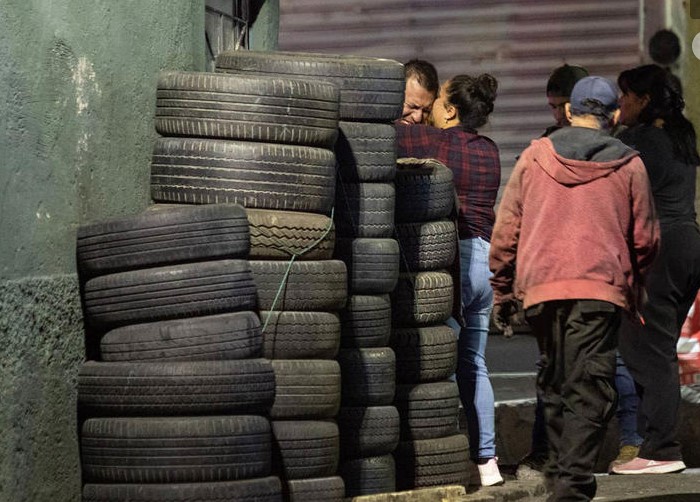 Joven llega a su trabajo y pierde un dedo antes de la hora de la comida