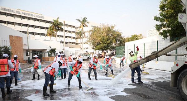 Yucatán: Cemex y Poder Ejecutivo se unen para desinfectar accesos a hospitales públicos