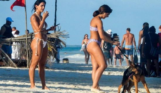 Bárbara de Regil y su hija acaparan las miradas en Tulum