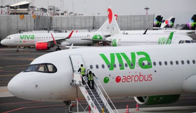 Viva Aerobus ofrece disculpas por el caso del pasajero que fue bajado de un avión