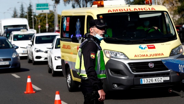 Gobierno español declara estado de alarma en Madrid para frenar COVID-19