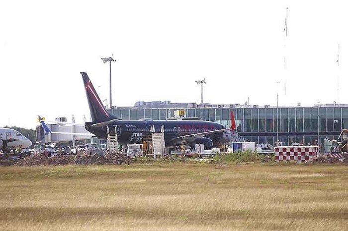 Regresa a Mérida el avión de "Star Wars"