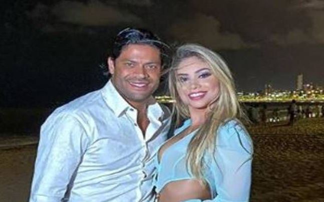 Futbolista brasileño se casa con su sobrina tras dejar a su esposa