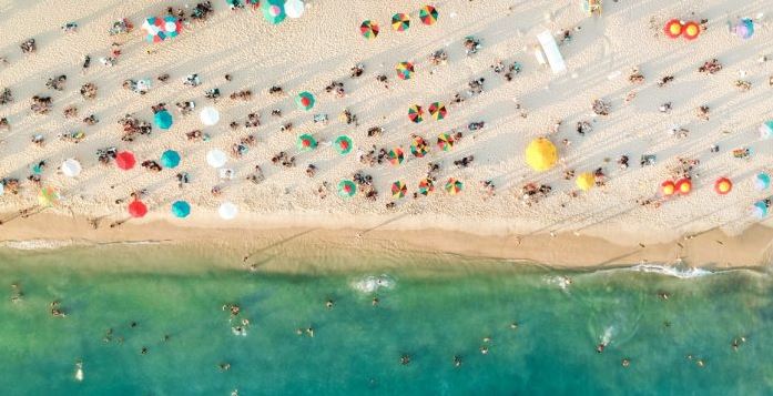 Bacteria «come carne» que inunda las aguas del Atlántico y al Golfo de México