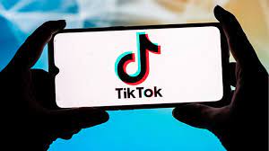 Pareja intentó reto de TikTok y murió electrocutada