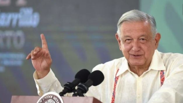 AMLO defiende a Nahle por casa de lujo: “Ella es honesta”