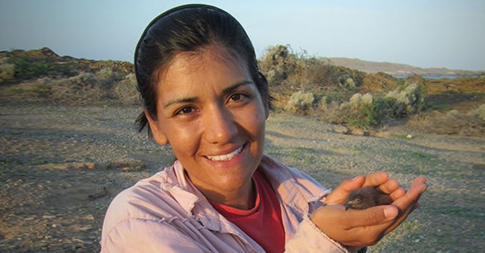 Científica mexicana gana el “Oscar Verde” por proteger a las aves marinas del Pacífico