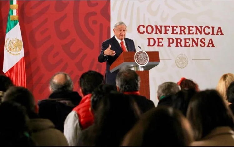 Había políticos que vendían medicinas, dice López Obrador