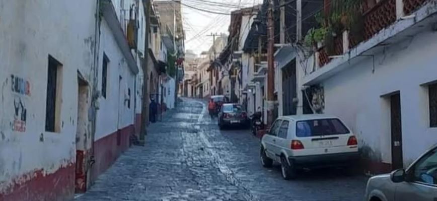 Pega a turistas la violencia en Taxco, que cumple 6 días sin transporte