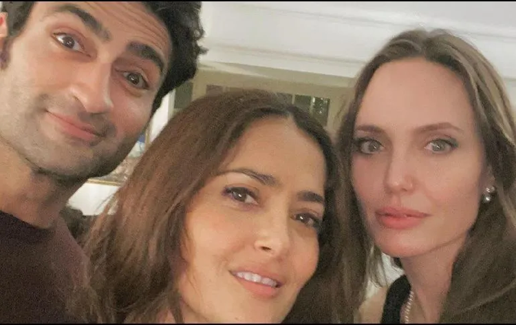 Salma Hayek presume amistad con Angelina Jolie y Kumail Nanjiani