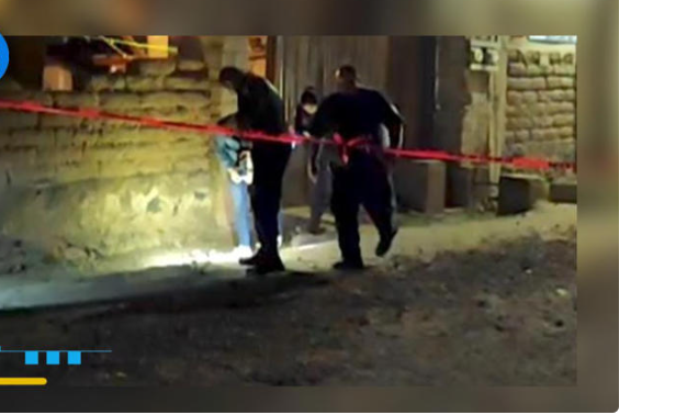 Adolescente es asesinado a disparos desde la ventana de la regadera de su casa en Atlixco