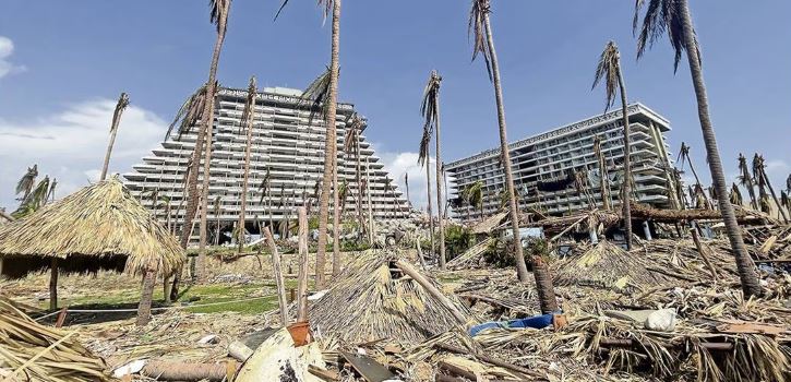 Alertan sobre un desastre ecológico en Acapulco tras paso de Otis