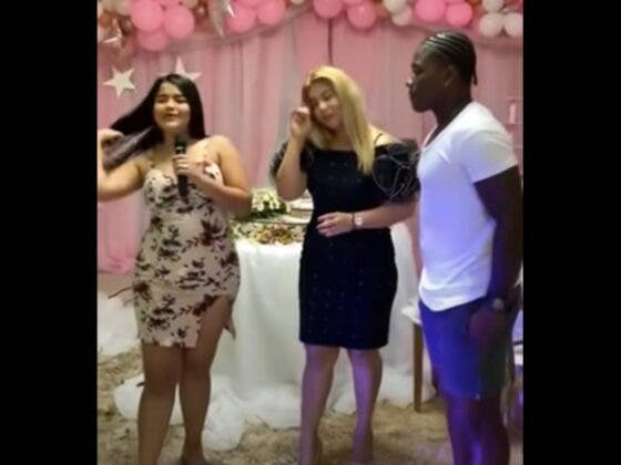 VIDEO: Mujer exhibe a su madre y a su novio por infieles