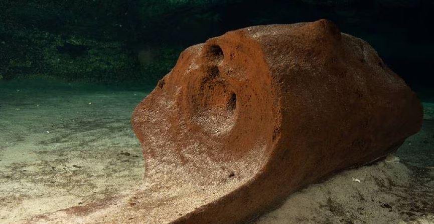 Antigua canoa encontrada en cenote cerca del Tren Maya fue utilizada en ritos mayas