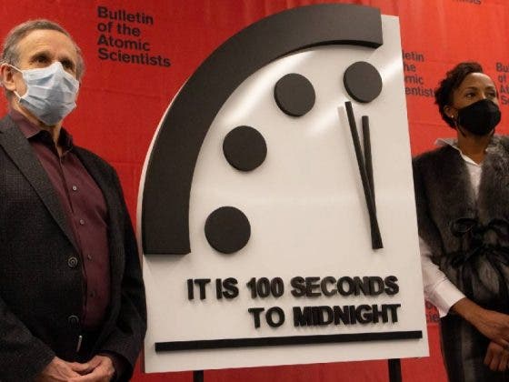 Señalan que el "Reloj del Juicio Final" está a 100 segundos del ‘Apocalipsis’