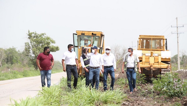 Vila Dosal puso en marcha la modernización de la carretera Hunucmá-Sisal