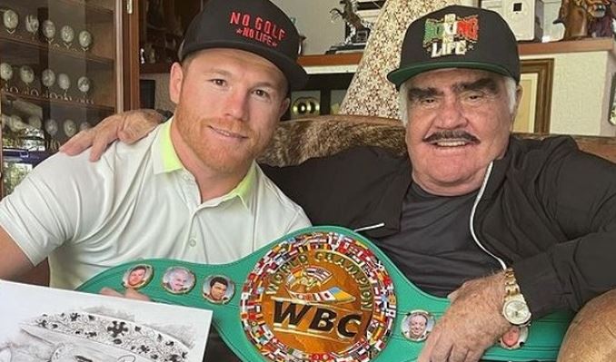 “Aguas con la mano” dicen al Canelo por foto con Vicente Fernández